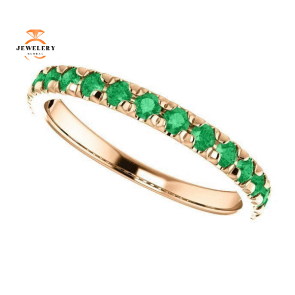 14KT GOLD 0.60 CTW EMERALD FRENCH-SET ANNIVERSARY BAND - Image 5