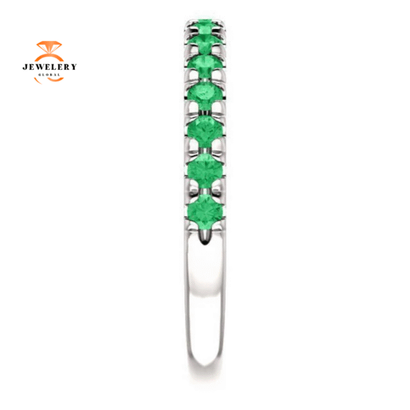 14KT GOLD 0.60 CTW EMERALD FRENCH-SET ANNIVERSARY BAND - Image 15