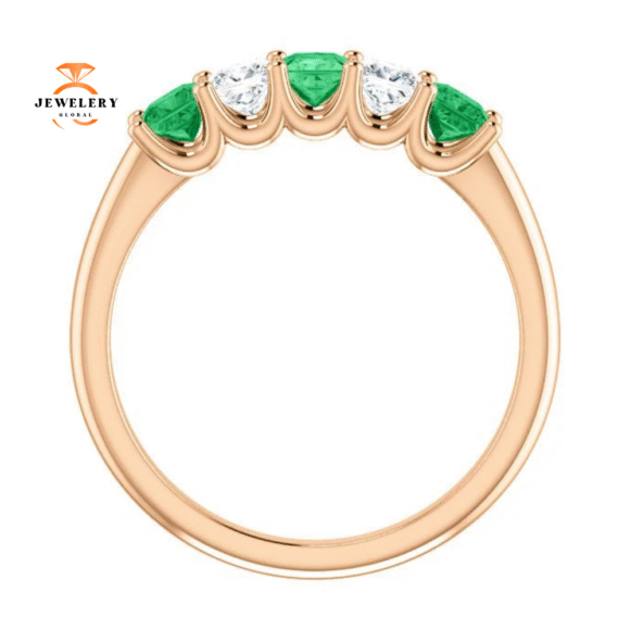 14KT GOLD 0.45 CTW EMERALD & 0.33 CTW DIAMOND SQUARE 5 STONE BAND - Image 2