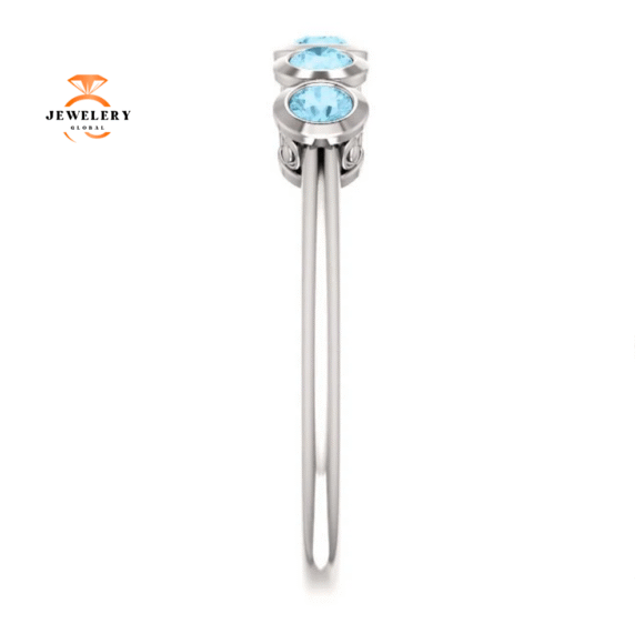 14KT GOLD 3/10 CTW ROUND AQUAMARINE 5 STONE RING - Image 4
