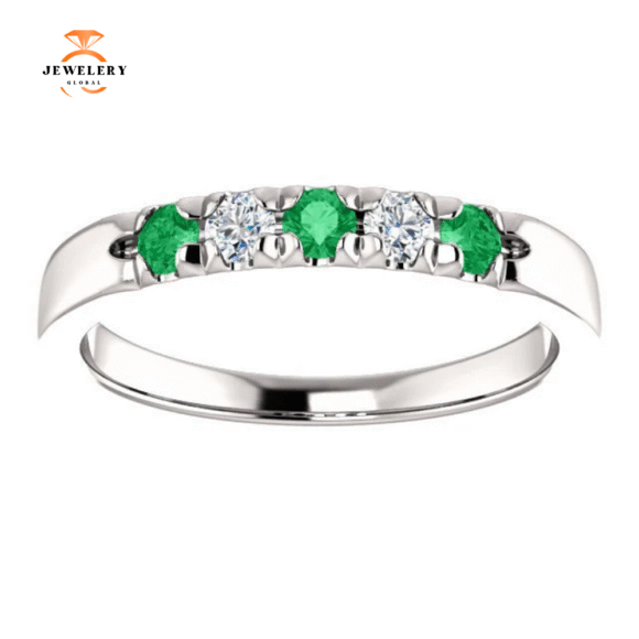 14KT GOLD 0.18 CTW EMERALD & 0.12 CTW DIAMOND FRENCH-SET 5 STONE BAND - Image 9