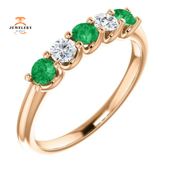 14KT GOLD 0.33 CTW EMERALD & 0.20 CTW DIAMOND 5 STONE BAND - Image 7