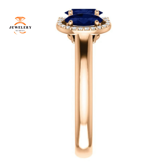 14KT GOLD 2.10 CTW SAPPHIRE & 0.10 CTW DIAMOND 3 STONE OVAL HALO RING - Image 4