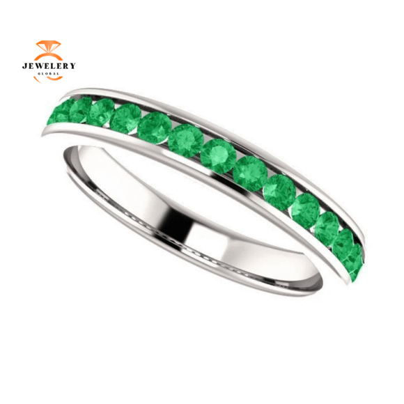 14KT GOLD 0.64 CTW EMERALD CHANNEL-SET BAND - Image 5
