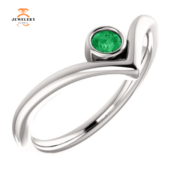 14KT GOLD 0.11 CT EMERALD SOLITAIRE BEZEL-SET "V" RING - Image 6