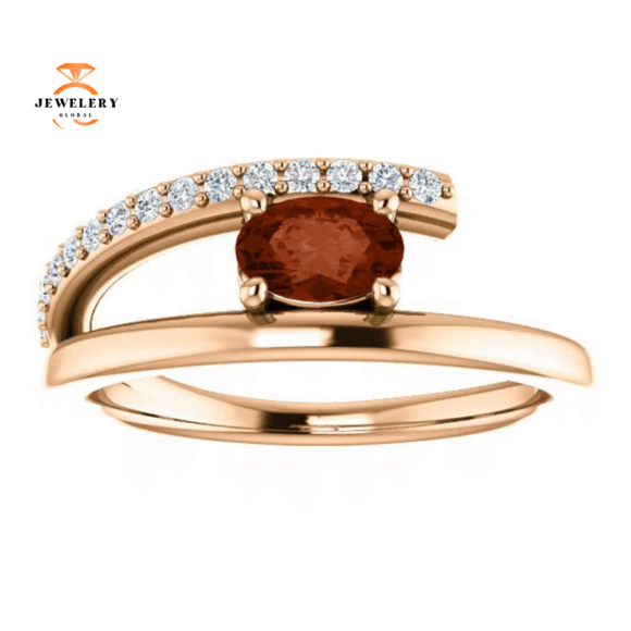 14KT GOLD 0.55 CT GARNET & 1/8 CTW DIAMOND SPLIT SHANK RING - Image 3
