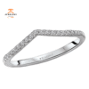 14KT WHITE GOLD 1/10 CTW DIAMOND V-SHAPE WEDDING BAND