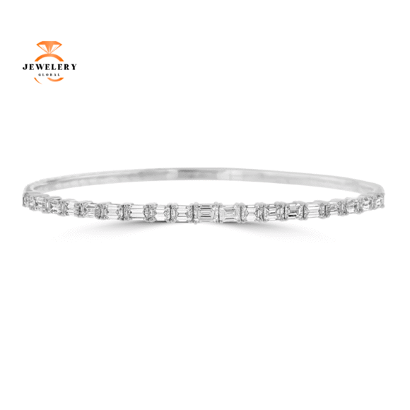 18KT WHITE GOLD 2.97CTW DIAMOND BANGLE BRACELET