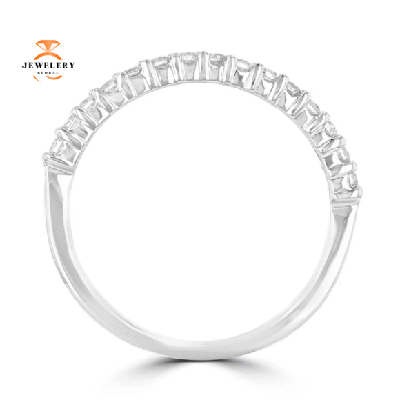14KT WHITE GOLD 1/4 CTW PRONG SET DIAMOND BAND - Image 3